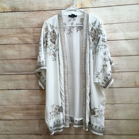 Faith & Zoe Kimonos & Yukatas Faith Zoe Embroidered Kimono In Cream